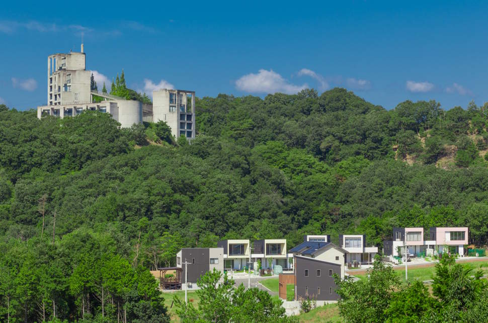 Condominium & Villas