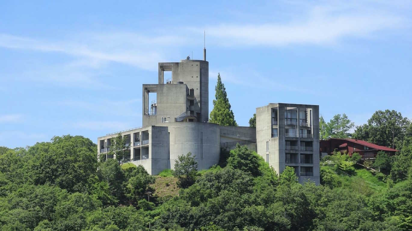 The Condominium Architecture